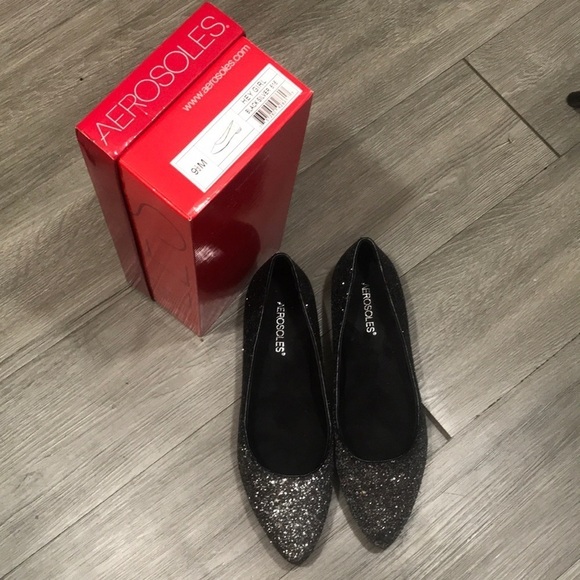 AEROSOLES Shoes - Aerosoles NIB “Hey Girl” Pointed Toe Sparkle Silver & Black Ballet Flats